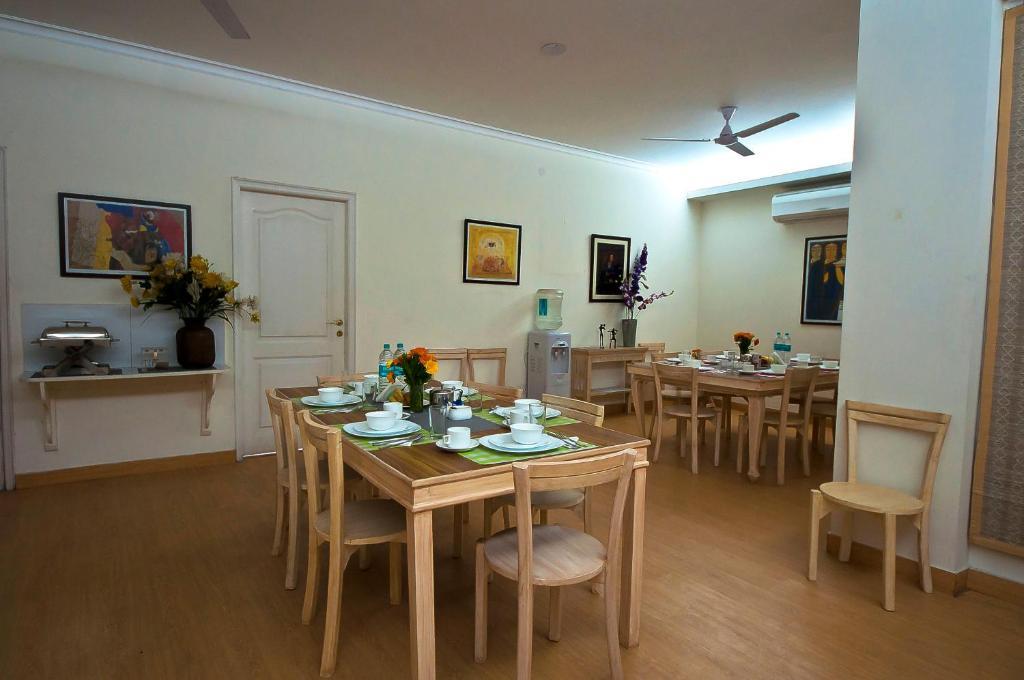 Bed and Breakfast Colonel'S Retreat At The Airport Nueva Delhi Exterior foto