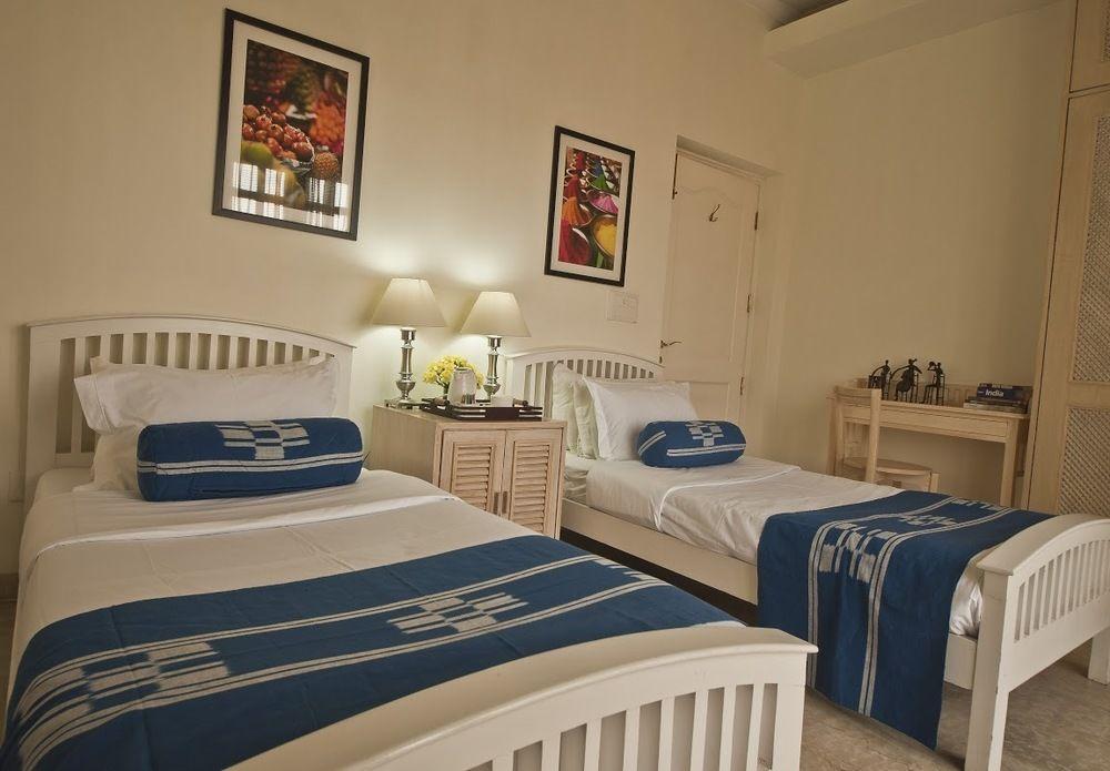 Bed and Breakfast Colonel'S Retreat At The Airport Nueva Delhi Exterior foto