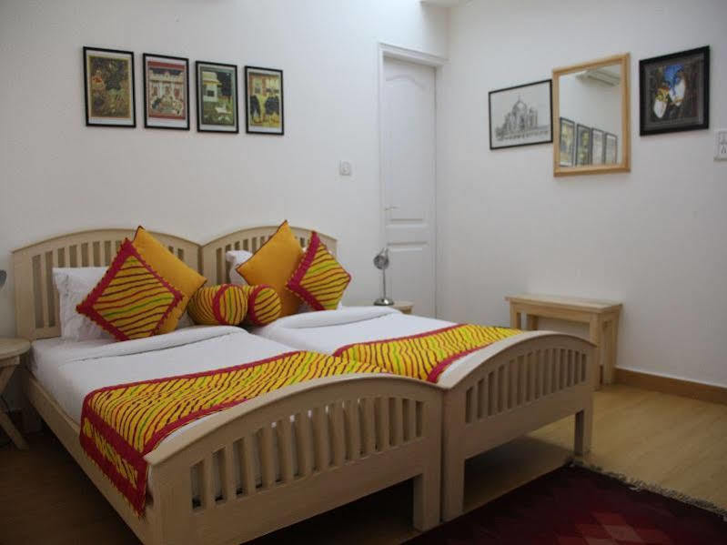 Bed and Breakfast Colonel'S Retreat At The Airport Nueva Delhi Exterior foto